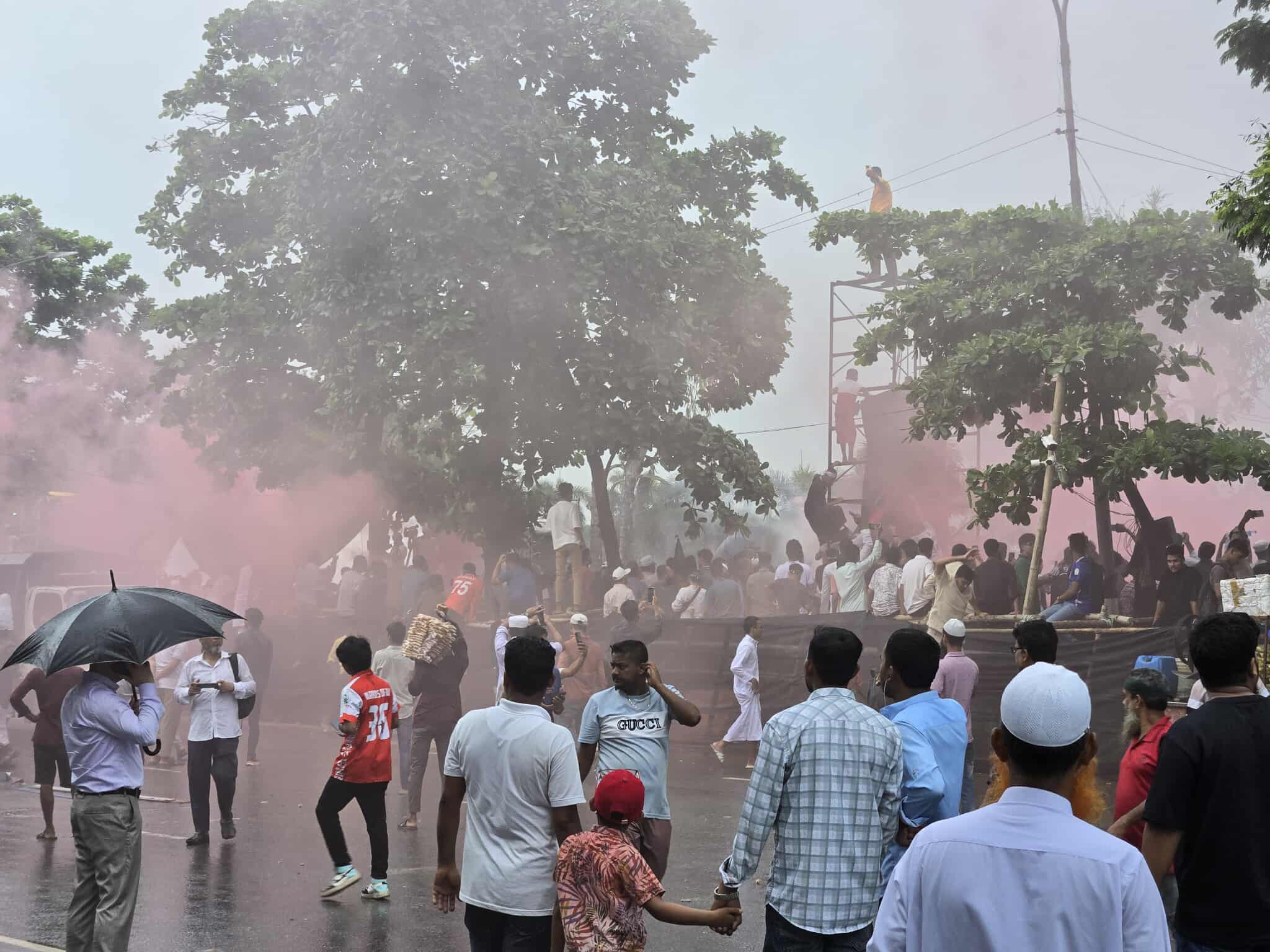 ‘৩৬ জুলাই উদযাপনে’ স্পিকারের তার থেকে আগুন, আহত ১০