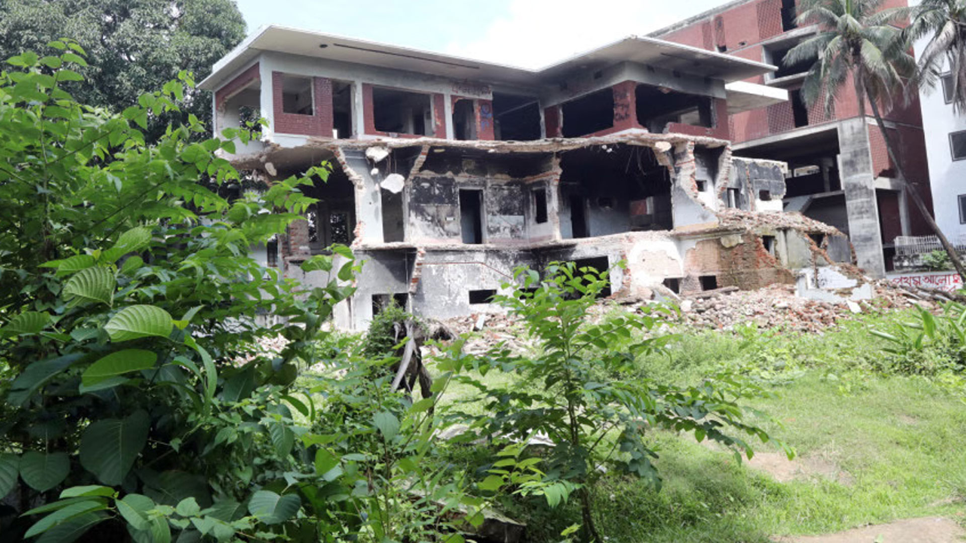 ধানমন্ডি ৩২ নম্বরে আটক সেই রিকশাচালক জুলাই হত্যাচেষ্টা মামলায় কারাগারে