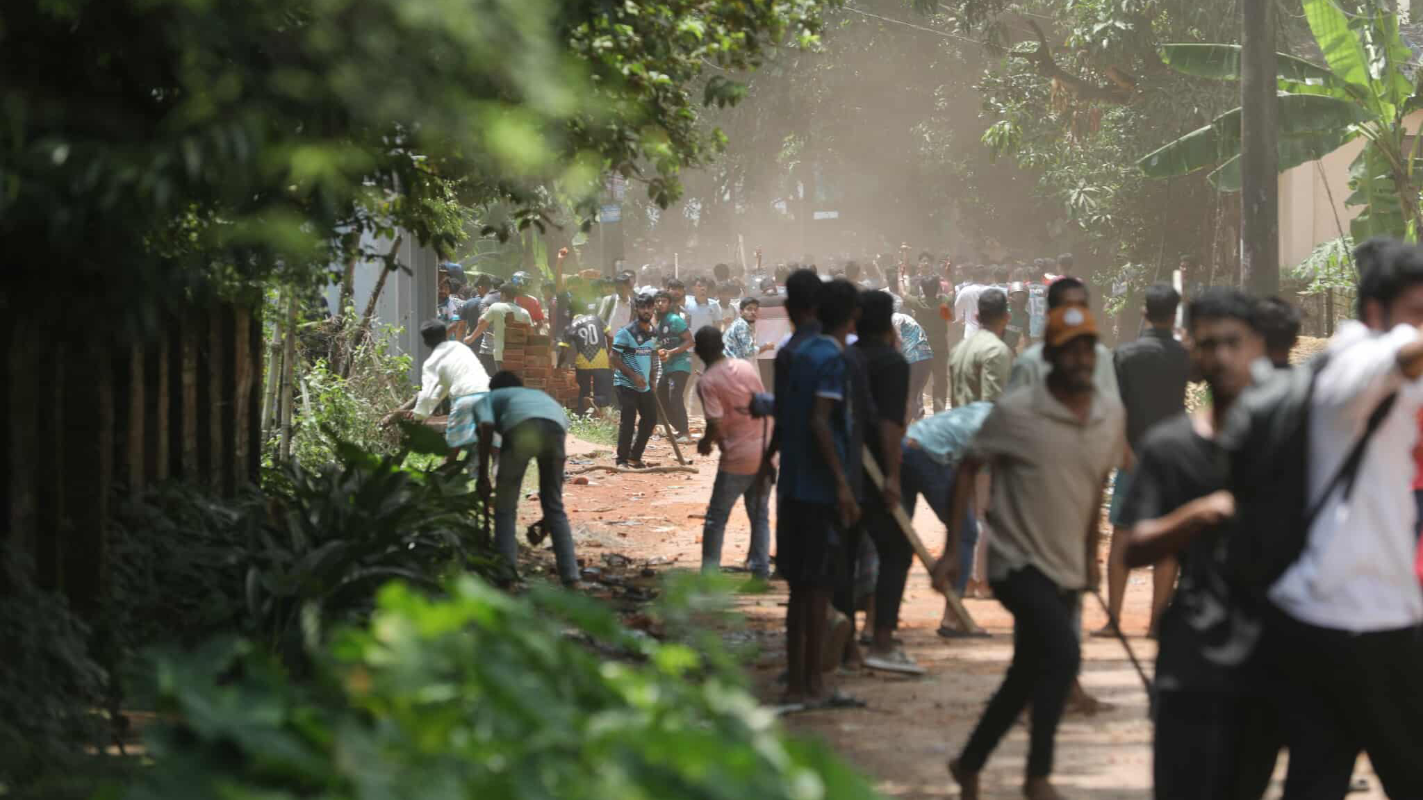 চবি ক্যাম্পাসে সংঘর্ষ: ১৪৪ ধারা জারি