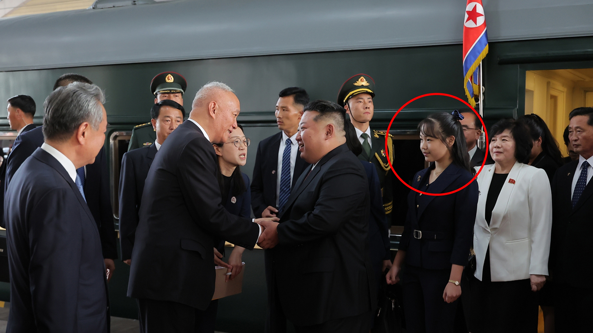 চীন সফরে কিমের ‘প্রিয় কন্যা’, জু অ্যায় কি উ. কোরিয়ার পরবর্তী নেতা