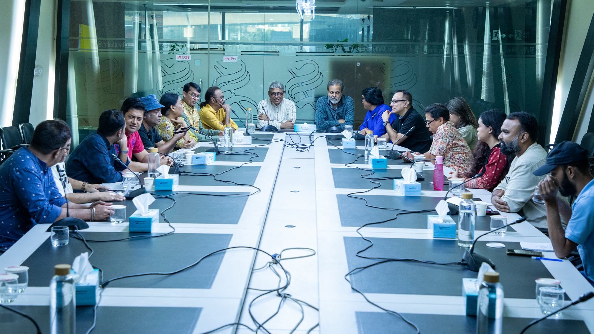 নাটক ইন্ডাস্ট্রির সংকট ও উত্তরণ নিয়ে একঝাঁক তারকার আড্ডা