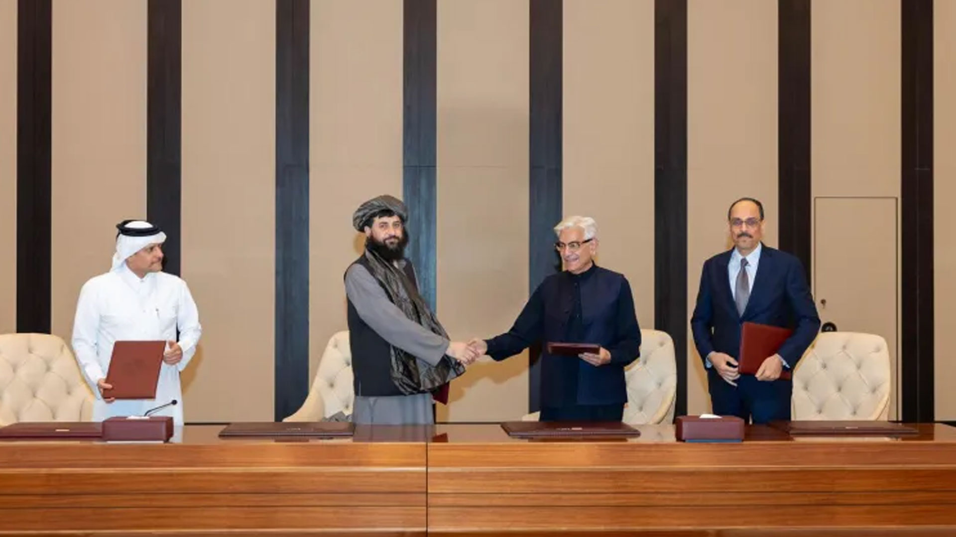 অবিলম্বে যুদ্ধবিরতিতে সম্মত আফগানিস্তান-পাকিস্তান, জানাল কাতার