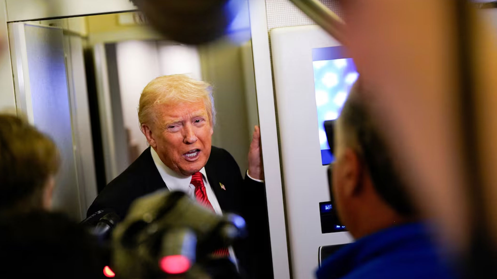 হোয়াইট হাউস মনে করিয়ে দিলো ‘প্রেসিডেন্ট এখনো ট্রাম্প’