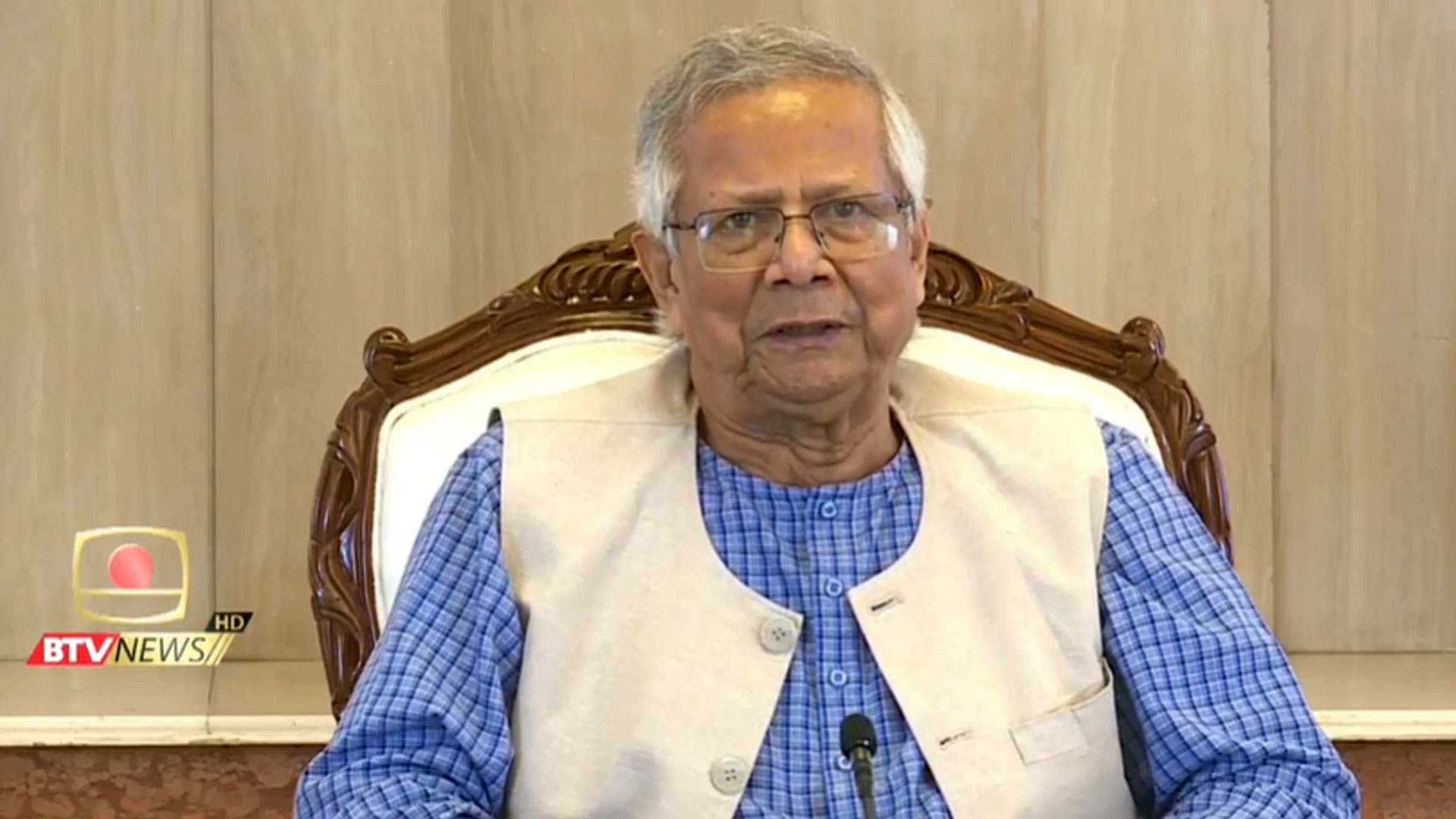 ফেব্রুয়ারিতে সংসদ নির্বাচনের দিনই গণভোট: প্রধান উপদেষ্টা