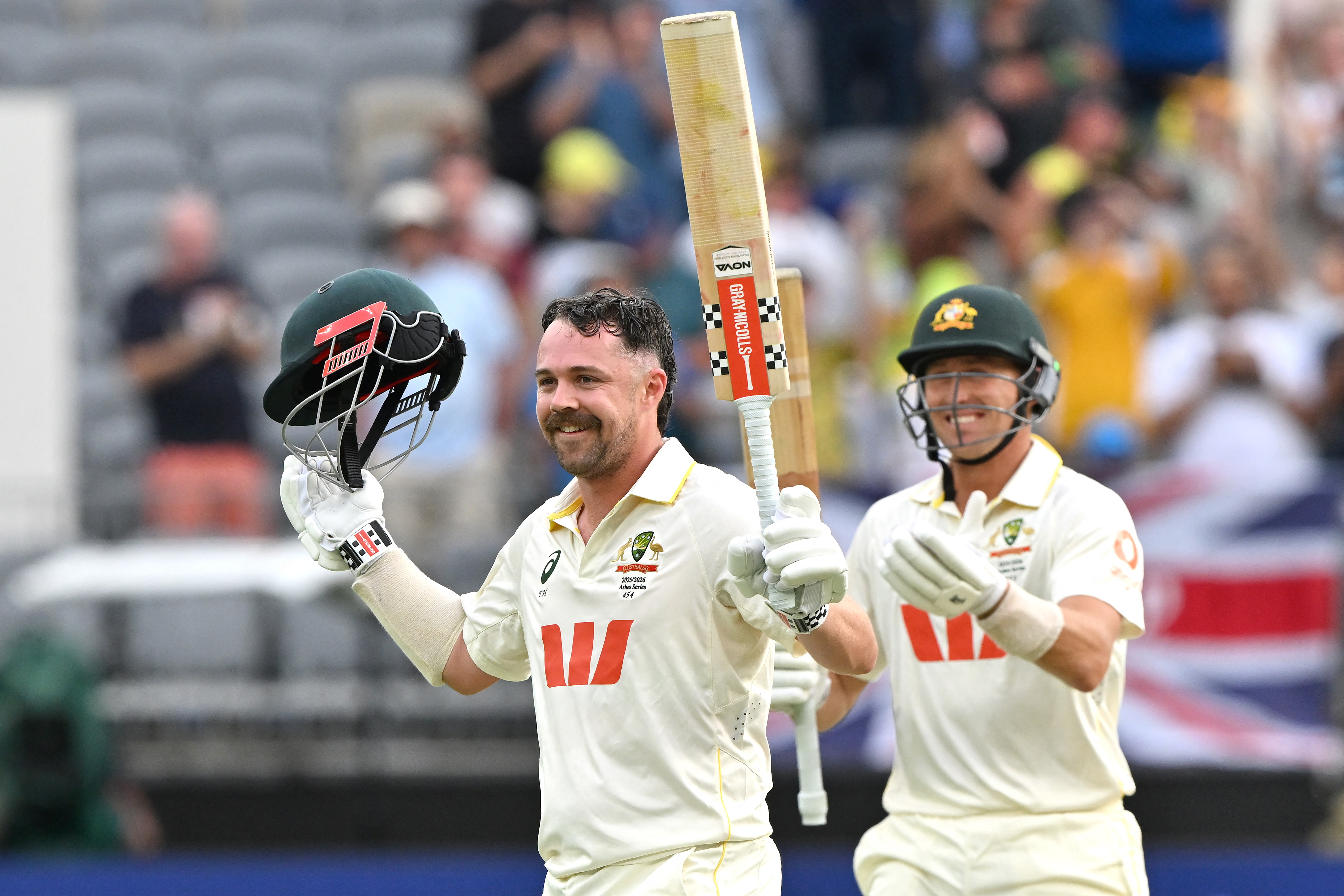 হেডের অতিমানবীয় সেঞ্চুরি, ইংল্যান্ডকে দুই দিনে উড়িয়ে দিল অস্ট্রেলিয়া