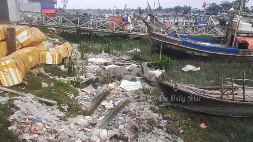 প্লাস্টিক দূষণ.jpg