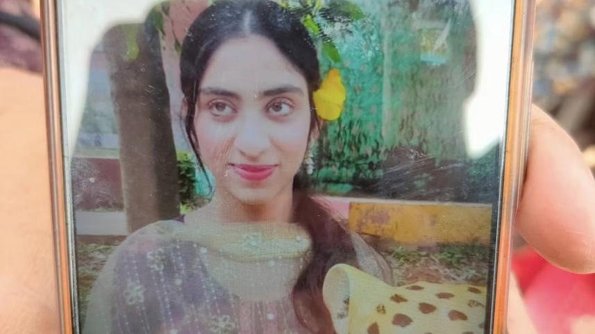 বেনাপোল এক্সপ্রেস ট্রেনে আগুন