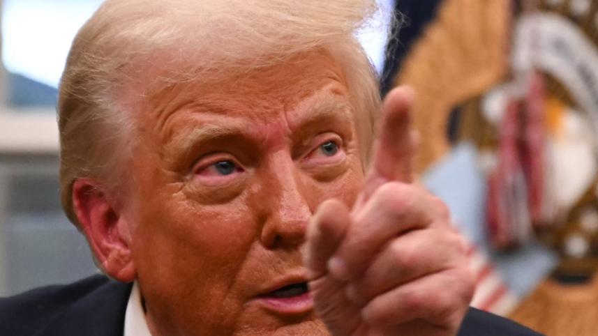 Trump in Oval Office