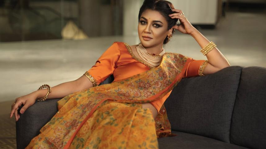 জয়া আর শারমিন