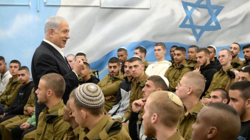 netanyahu_with_soldiers.jpg